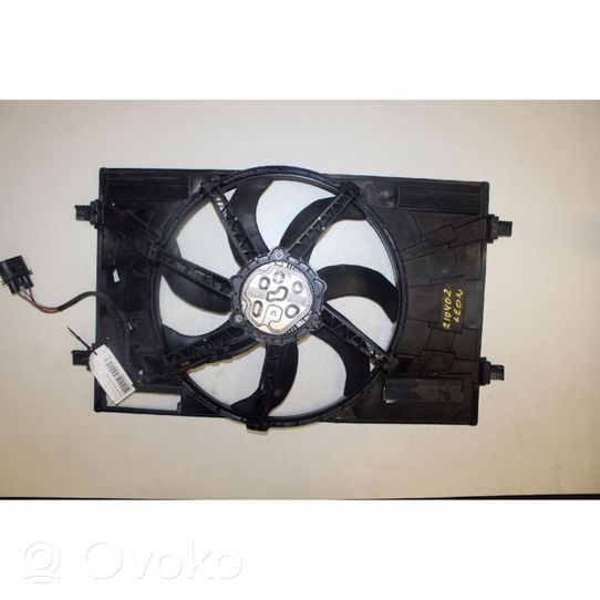 Seat Leon (5F) Ventilatore di raffreddamento elettrico del radiatore 5Q0121203CN