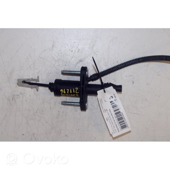 Opel Zafira C Clutch master cylinder 