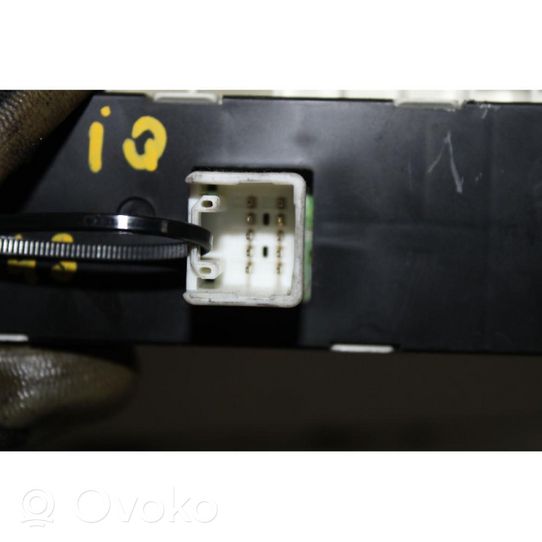 Toyota iQ Monitori/näyttö/pieni näyttö 