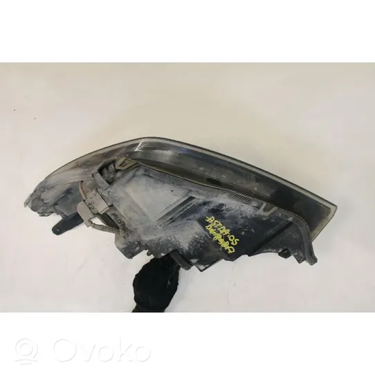 Opel Astra H Lampa przednia 