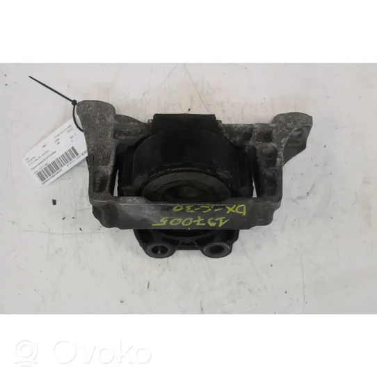 Volvo C30 Engine mount bracket 