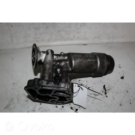 Audi A4 S4 B7 8E 8H Supporto di montaggio del filtro dell’olio 