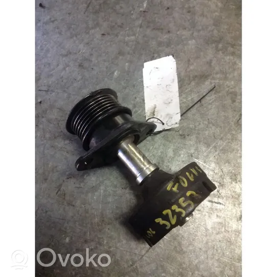 Ford Focus Supporto del generatore/alternatore 