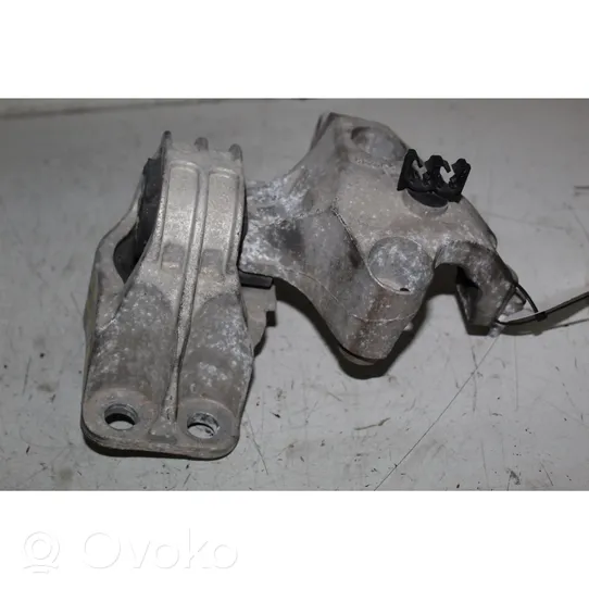 Dacia Duster Engine mount bracket 