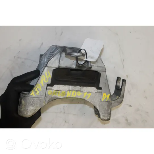 Chevrolet Orlando Engine mount bracket 