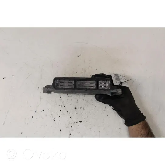 Nissan Juke I F15 Steuergerät Einspritzdüsen Injektoren 