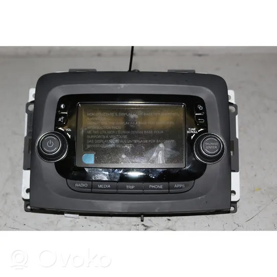 Fiat 500L Panel / Radioodtwarzacz CD/DVD/GPS 07356582600