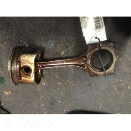 Toyota Corolla Verso AR10 Piston avec bielle 