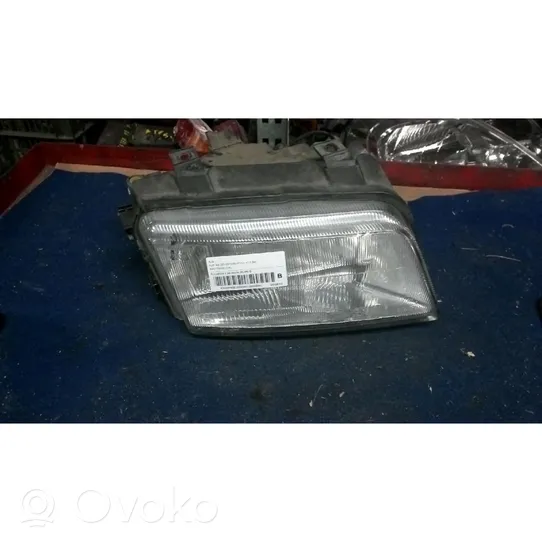 Audi A4 S4 B5 8D Lampa przednia 