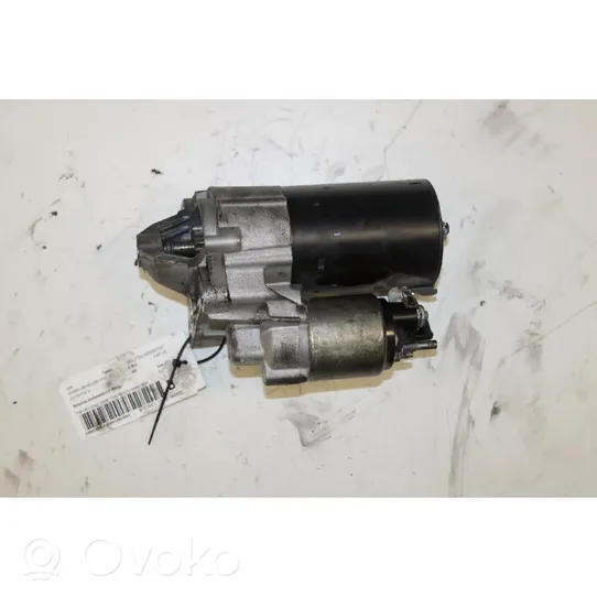 Opel Vivaro Starter motor 