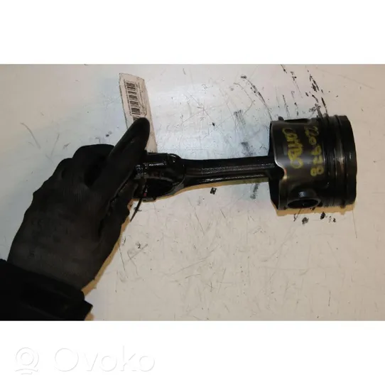 Opel Combo D Piston avec bielle 