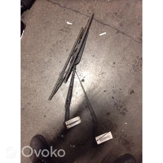 Opel Frontera B Front wiper blade arm 