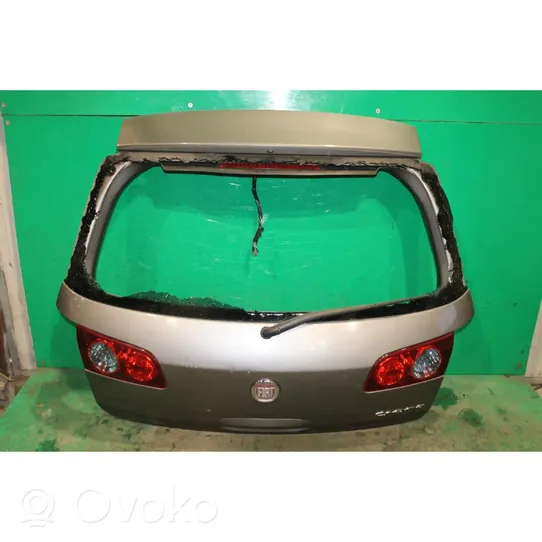 Fiat Croma Takaluukun/tavaratilan kansi 