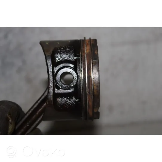 Opel Vivaro Piston with connecting rod 