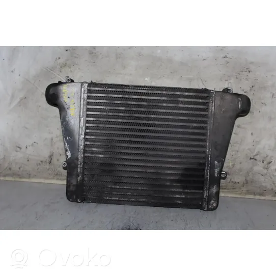 Nissan Atleon Chłodnica powietrza doładowującego / Intercooler 