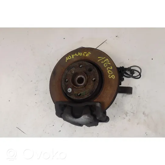 Nissan Note (E11) Front wheel hub 