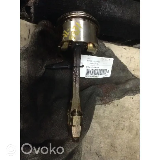 KIA Rio Piston with connecting rod 