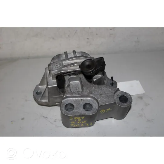 Fiat 500X Engine mount bracket 