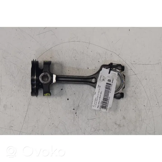 Fiat 500X Piston with connecting rod 