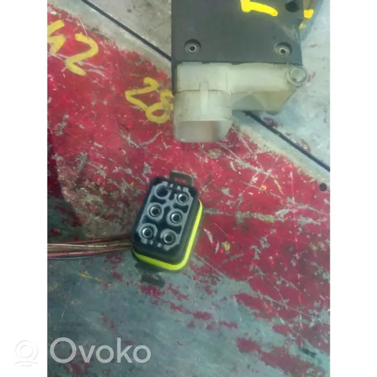 Opel Tigra A Front door lock 