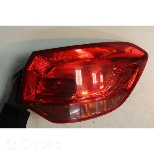 Opel Astra J Lampa tylna 