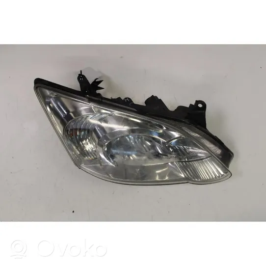 Toyota Corolla E120 E130 Lampa przednia 