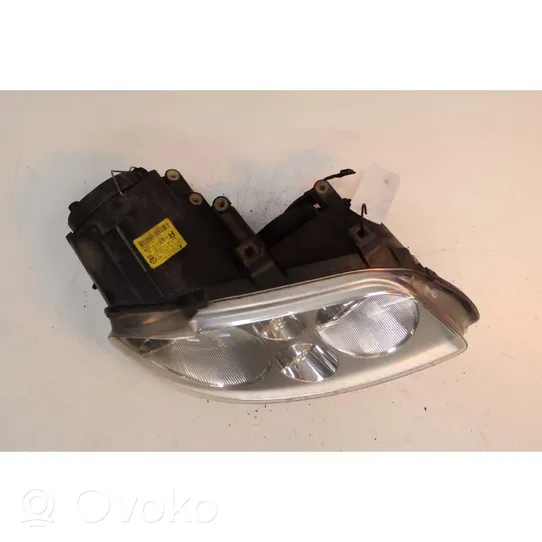 Volkswagen Touran I Lampa przednia 1T0941006R