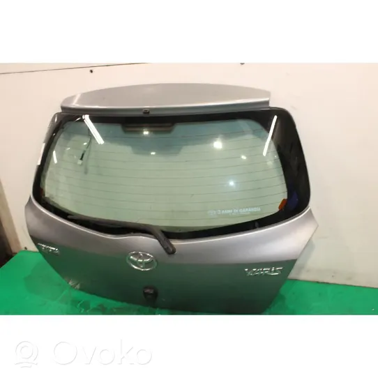 Toyota Yaris Takaluukun/tavaratilan kansi 