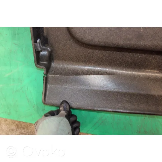 Dacia Duster Zasłona przeciwsłoneczna szyby pokrywy tylnej bagażnika / Zasłona szyby 