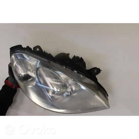 Mercedes-Benz B W245 Lampa przednia A1698201861