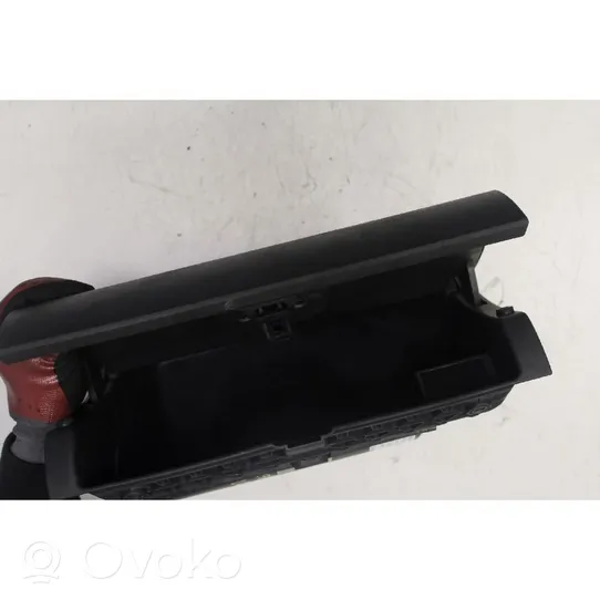 Volkswagen Polo IV 9N3 Glove box 