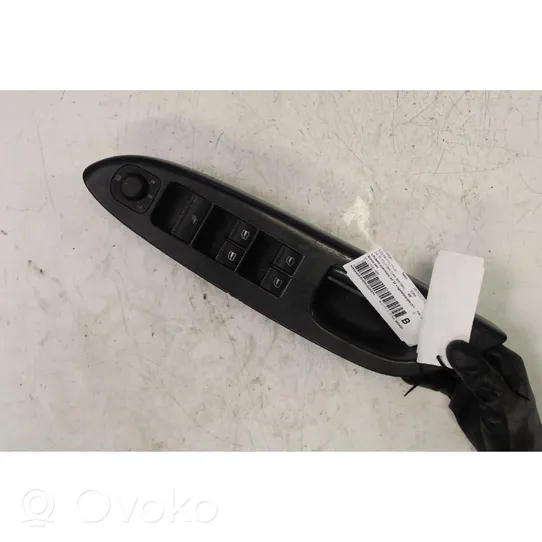 Volkswagen Eos Electric window control switch 