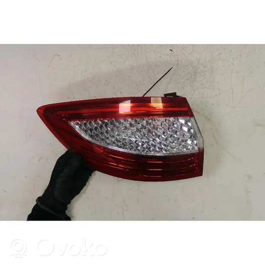 Ford Mondeo MK IV Lampa tylna 