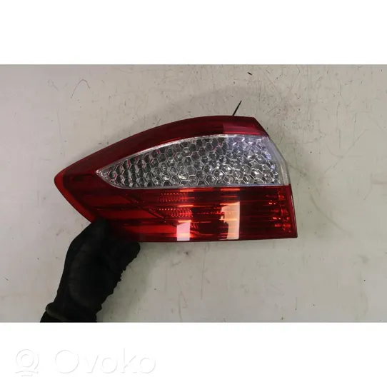 Ford Mondeo MK IV Lampa tylna 