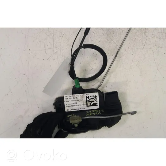 Opel Astra J Rear door lock 