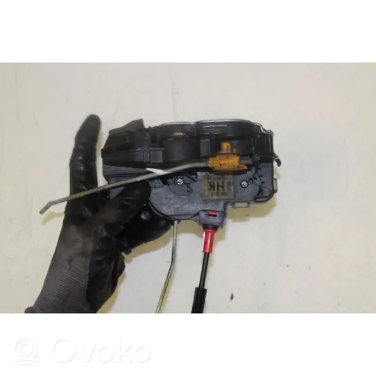 Chevrolet Orlando Front door lock 