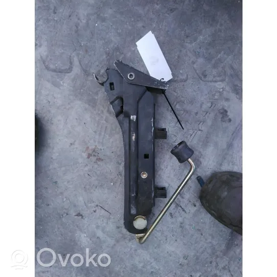 Volvo V70 Lift Jack 