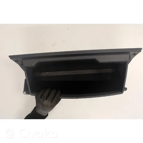 Toyota Verso Glove box 