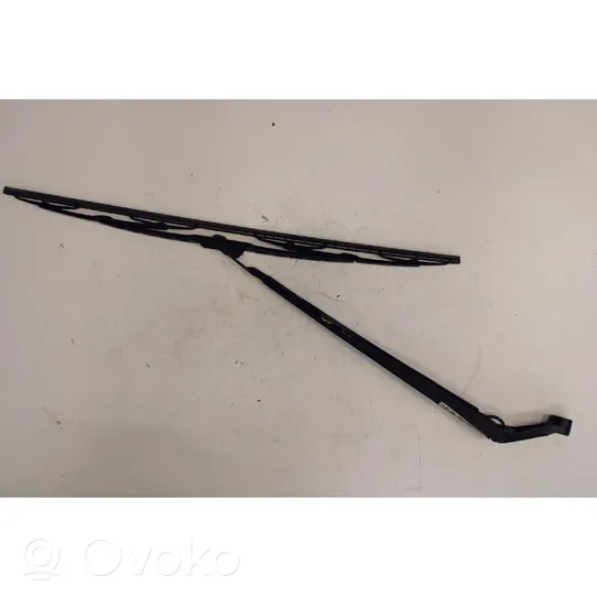 Toyota Verso Front wiper blade arm 