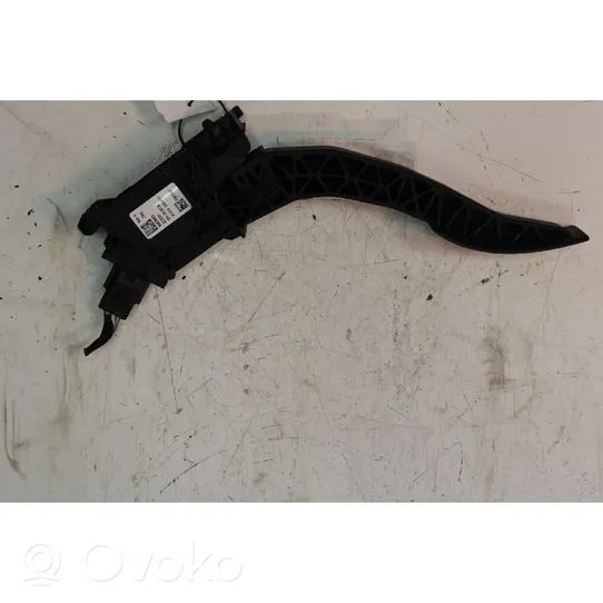 Volvo XC40 Accelerator throttle pedal 