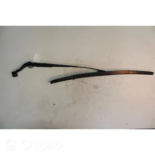 Nissan X-Trail T32 Front wiper blade arm 