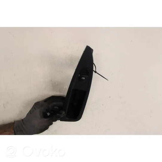 Nissan Qashqai Electric window control switch 