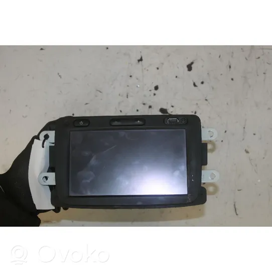 Dacia Logan II Panel / Radioodtwarzacz CD/DVD/GPS 