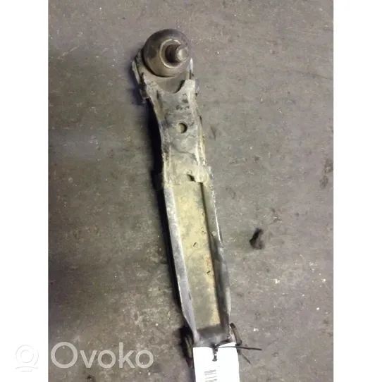 Suzuki Alto Brazo de suspensión delantero 