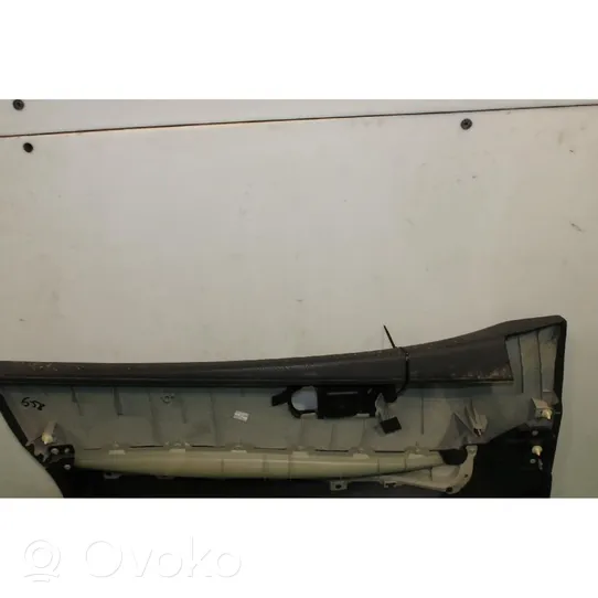 Nissan Qashqai Etuoven verhoilu 