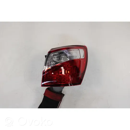 Nissan Qashqai Luci posteriori 