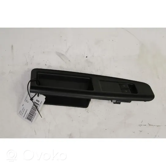 Volkswagen Polo IV 9N3 Electric window control switch 