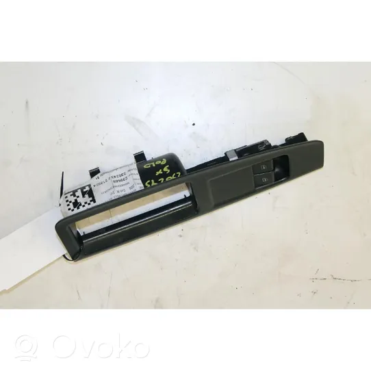 Volkswagen Polo IV 9N3 Electric window control switch 