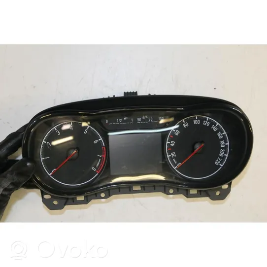 Opel Corsa E Geschwindigkeitsmesser Cockpit 