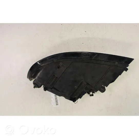 Volvo V50 Lampa przednia 